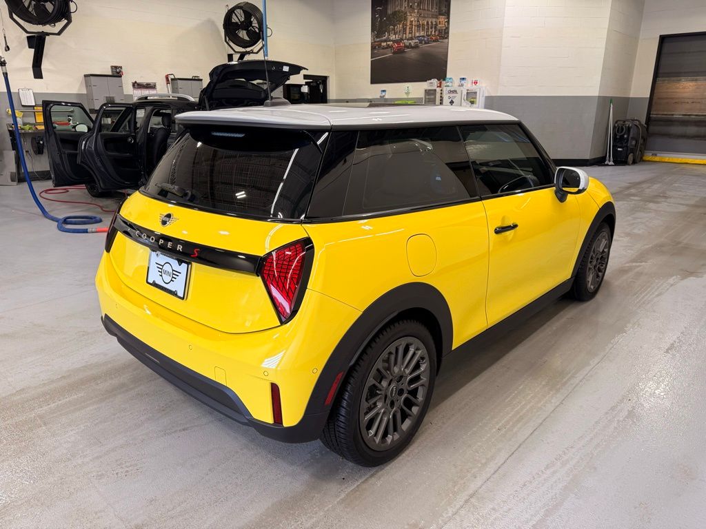 Thumbnail: 2025 MINI Cooper - 6