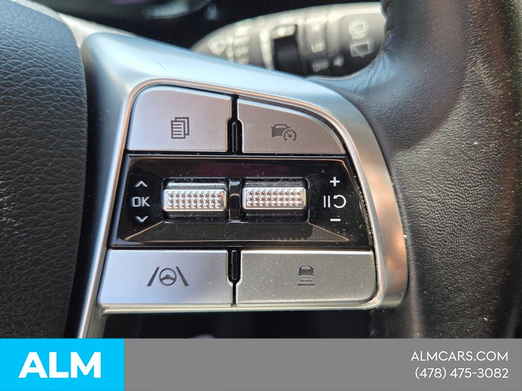 Used 2025 Black Kia S image 23