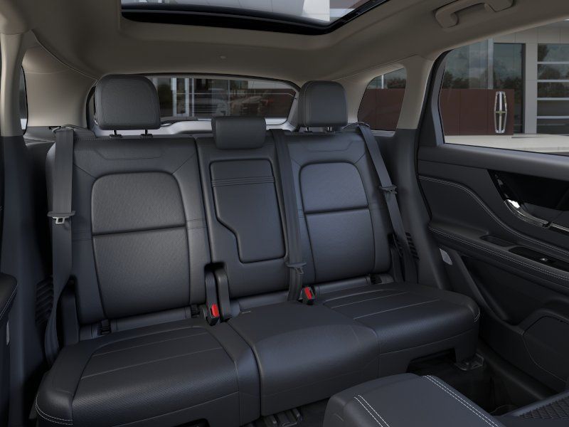 New 2026 Infinite Black Metallic Clearcoat Lincoln Grand Touring image 11