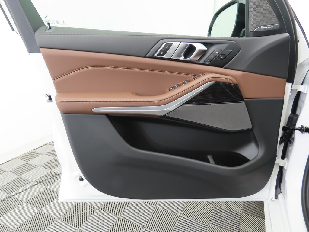 Thumbnail: 2026 BMW X5 - 23