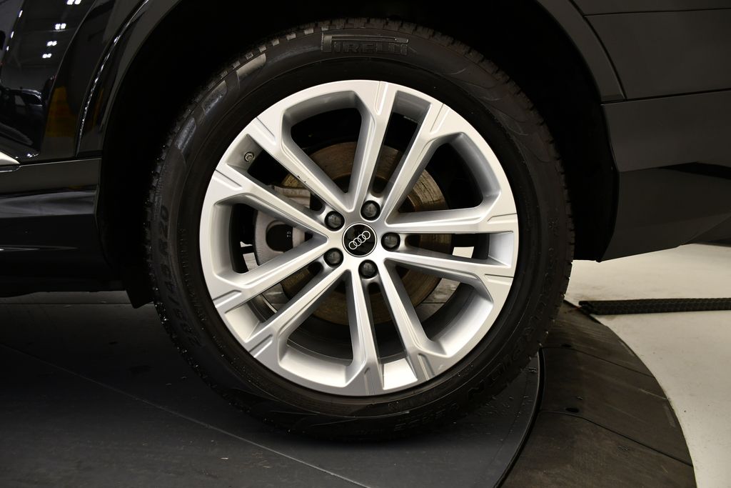 2025 Audi Q7 Premium 13