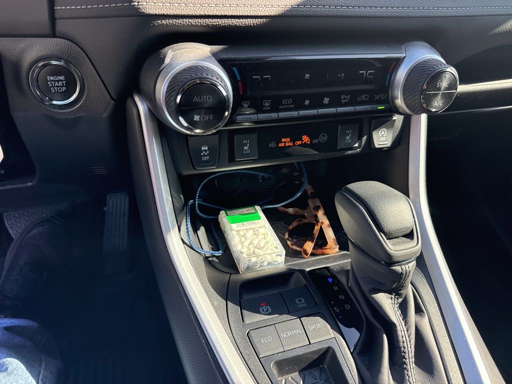 Thumbnail: 2024 Toyota RAV4 - 9