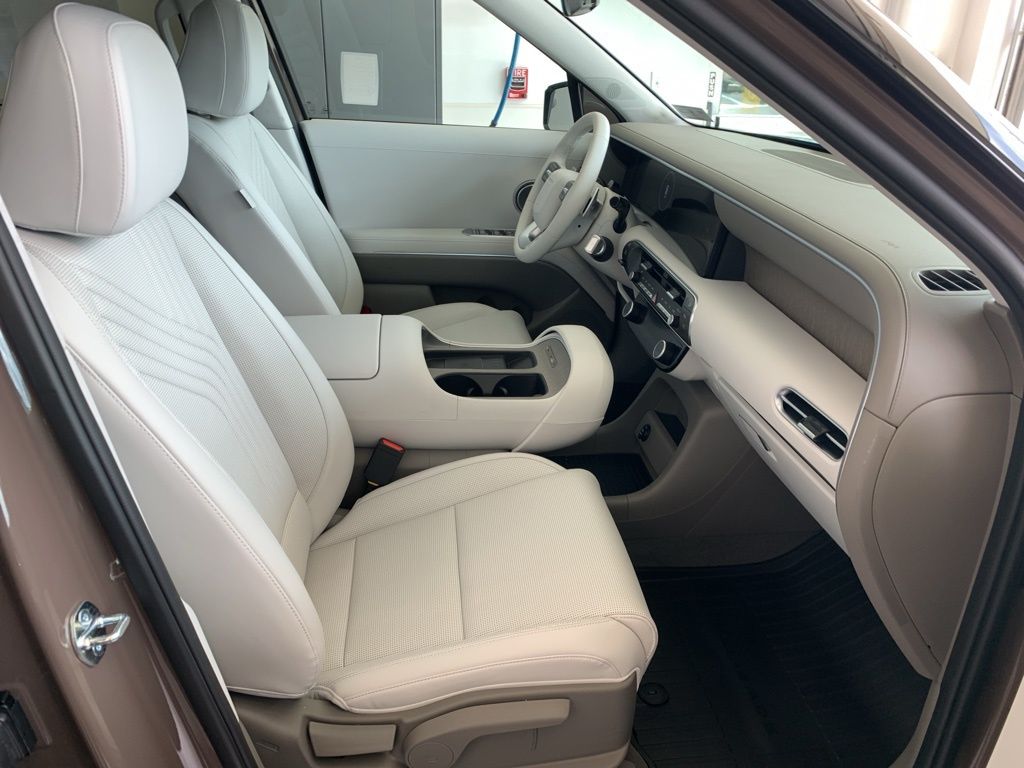 New 2026 Brown Hyundai SEL image 24