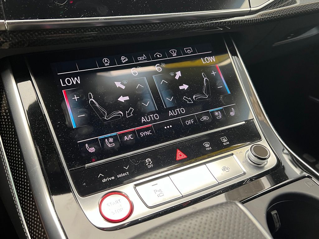Thumbnail: 2020 Audi SQ8 - 12