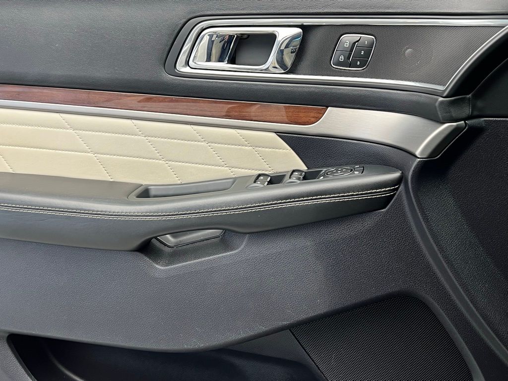 Thumbnail: 2019 Ford Explorer - 23