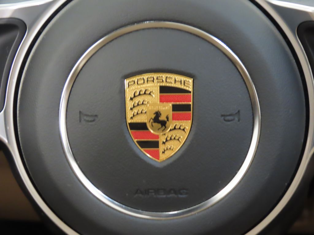 Thumbnail: 2021 Porsche Macan - 20