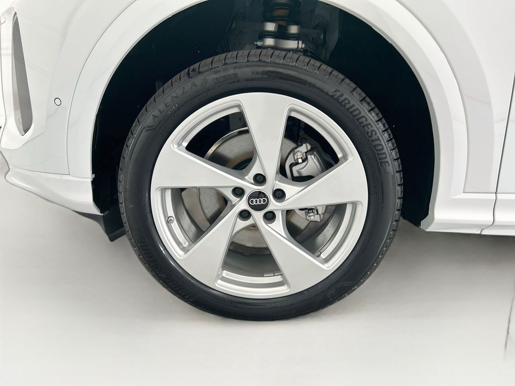 Thumbnail: 2026 Audi Q5 - 29