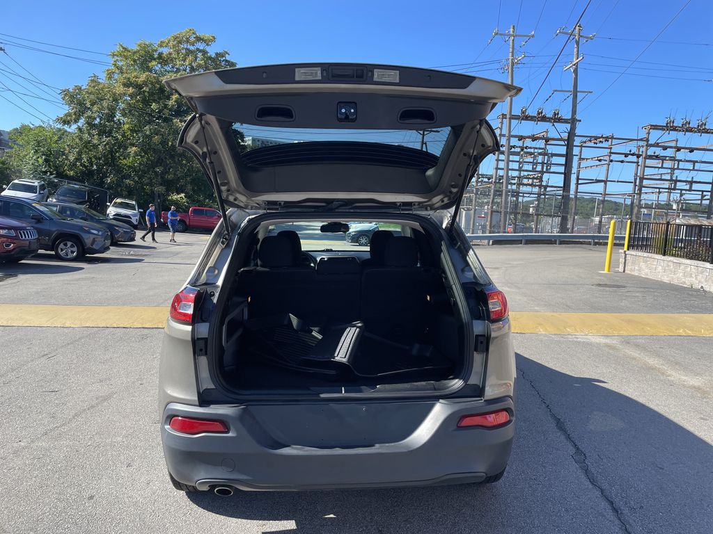Used 2017 Jeep Cherokee SUV