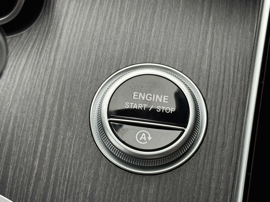 Thumbnail: 2025 Mercedes-Benz C-Class - 23