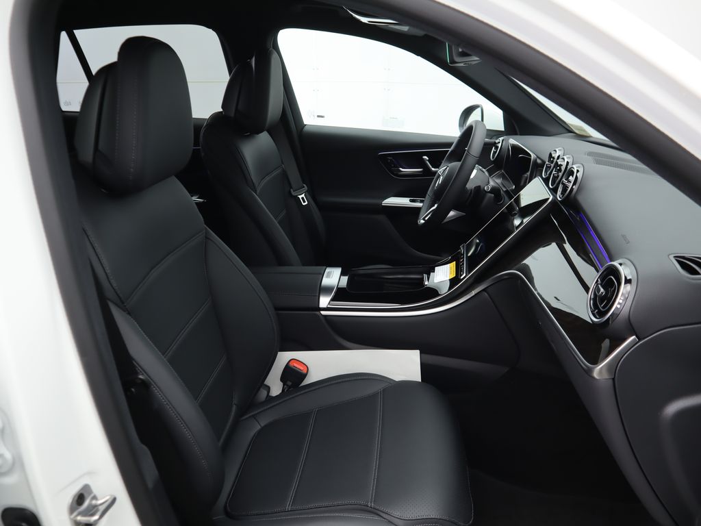 Thumbnail: 2025 Mercedes-Benz GLC - 20