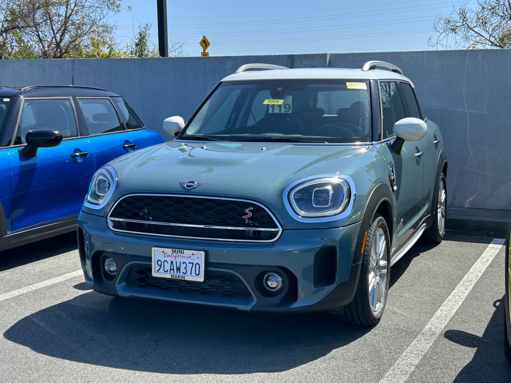 2023 MINI Cooper Countryman Signature 2