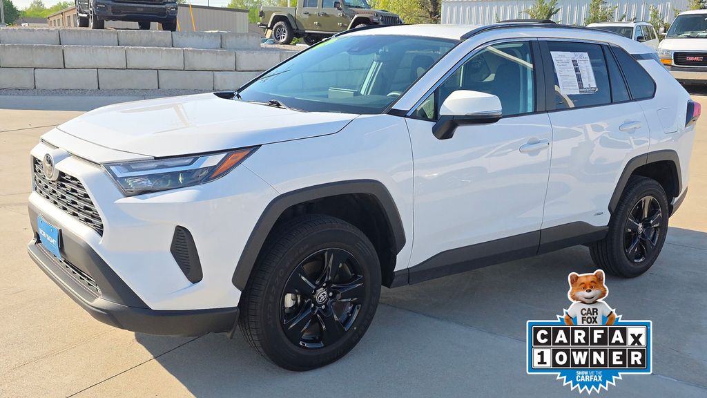 2025 Toyota RAV4 Hybrid XLE