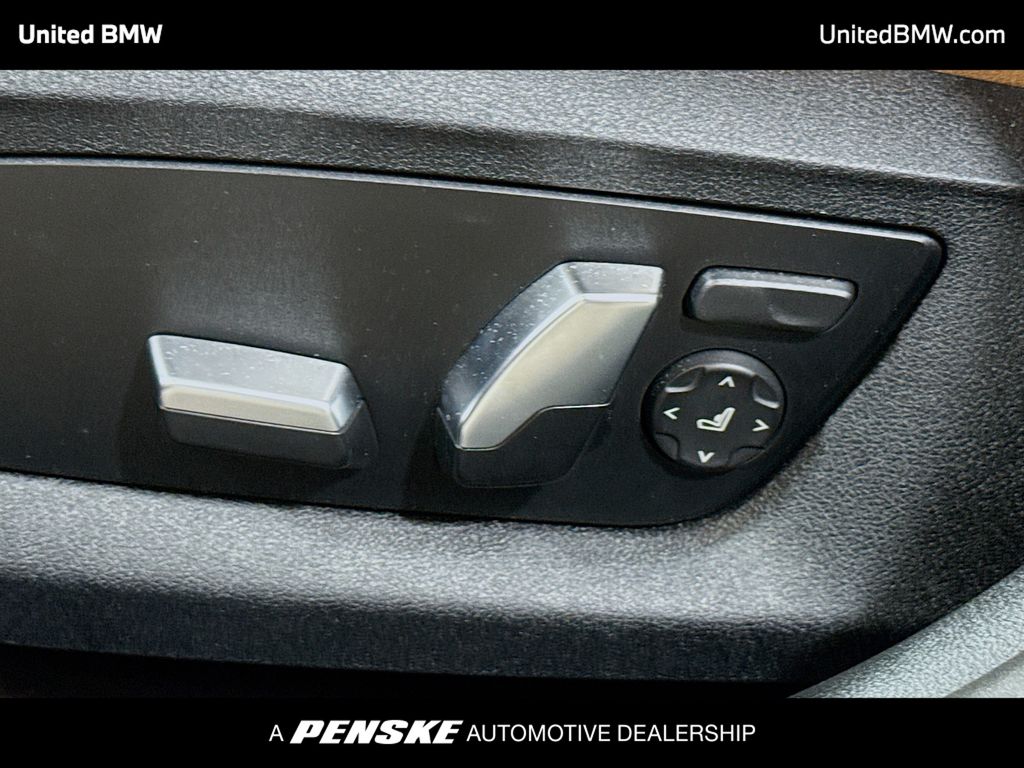 Thumbnail: 2023 BMW 5 Series - 4