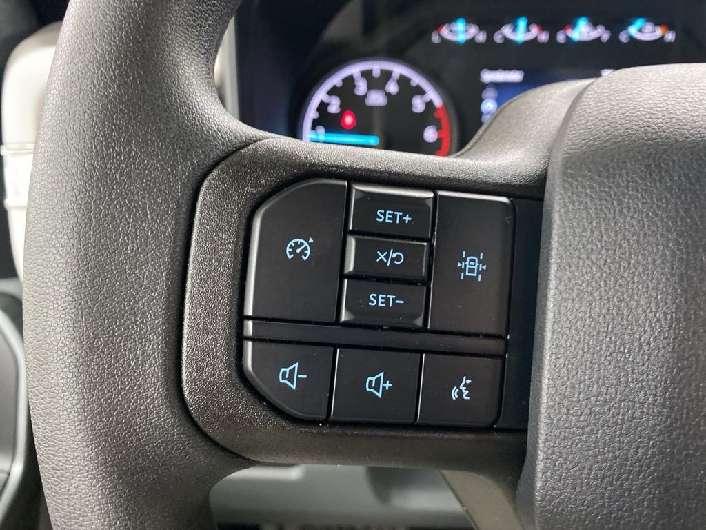 2025 Ford F-250SD XLT photo