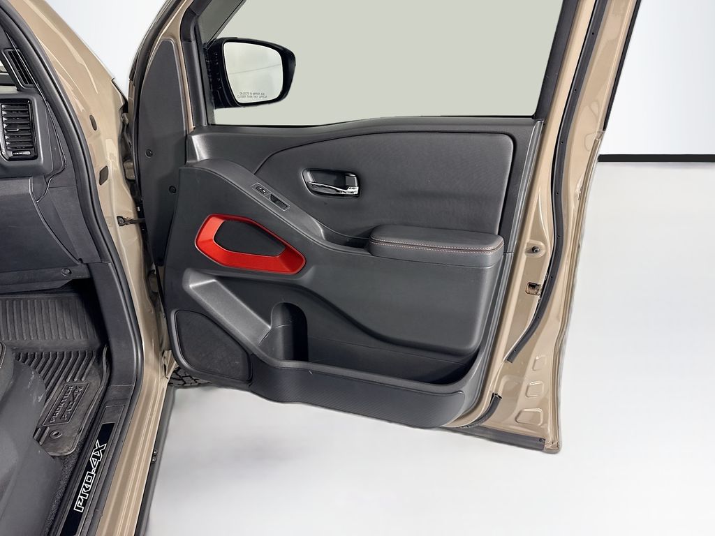 Thumbnail: 2023 Nissan Frontier - 25