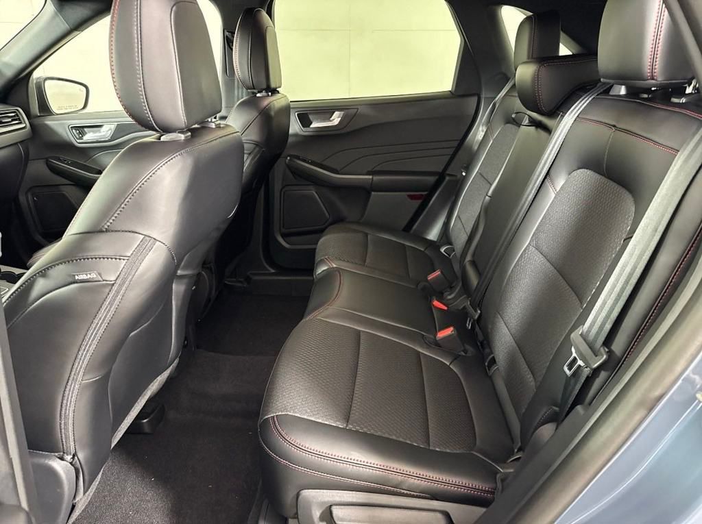 2025 Ford Escape ST-Line photo 9