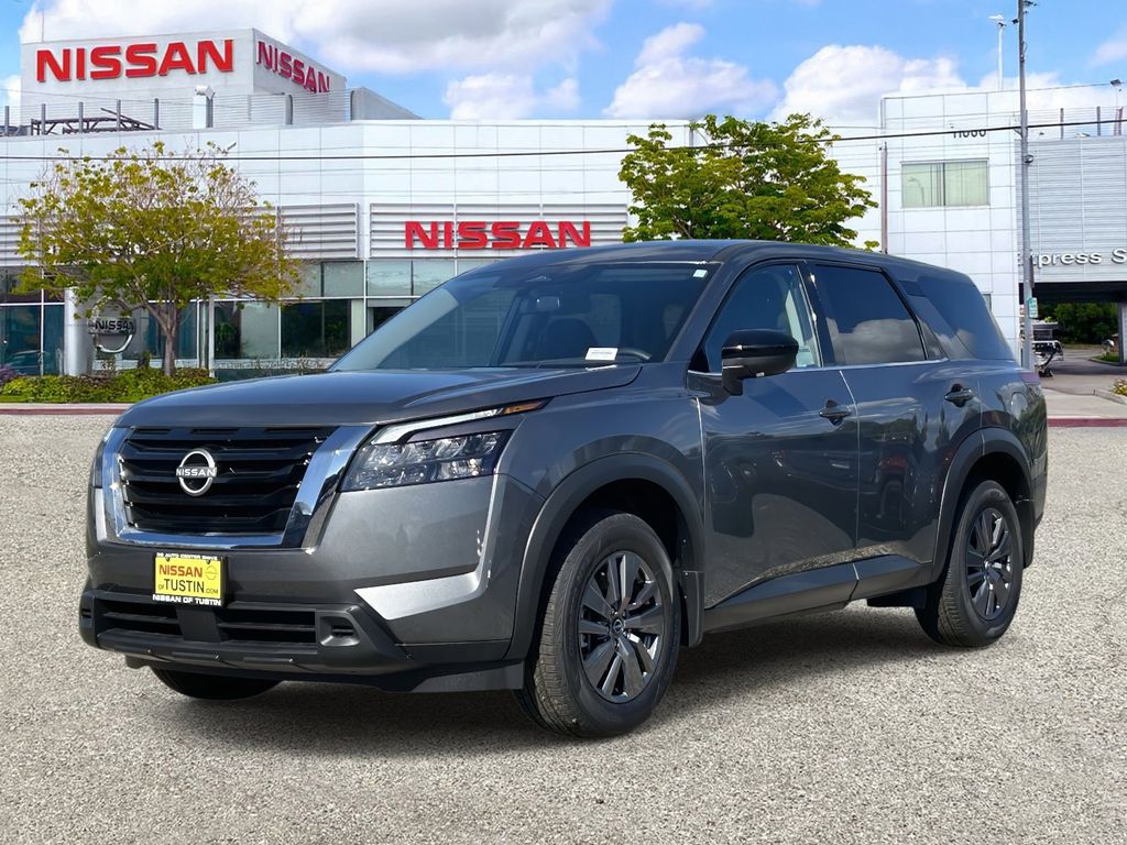 2025 Nissan Pathfinder S