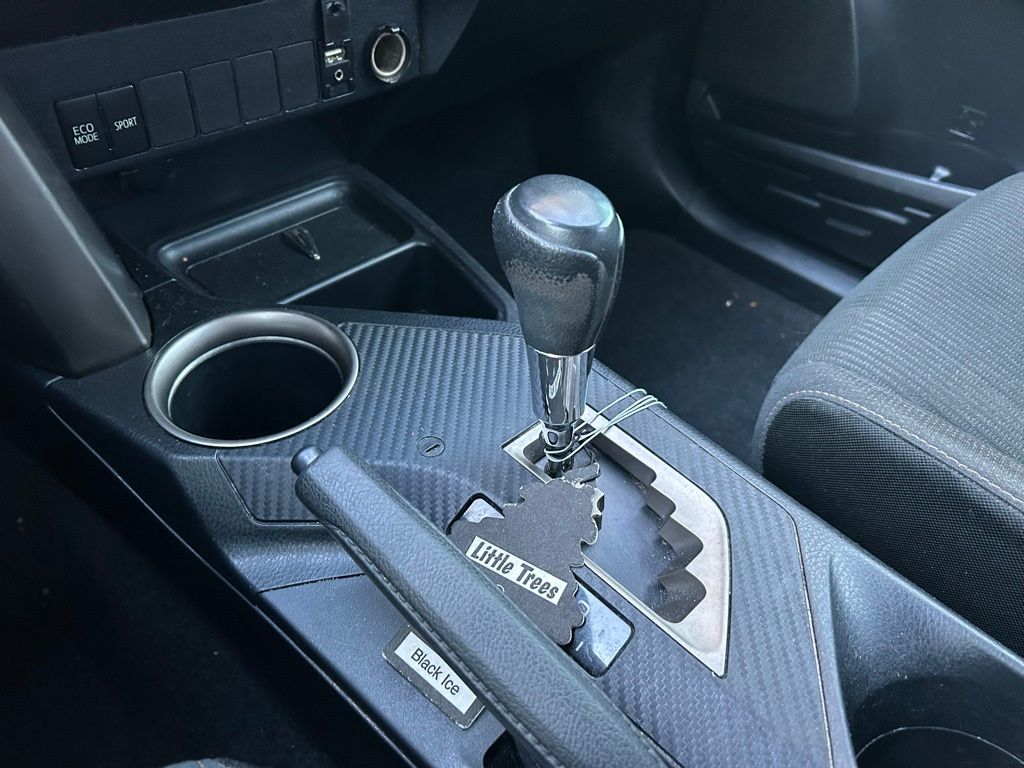 Thumbnail: 2013 Toyota RAV4 - 27