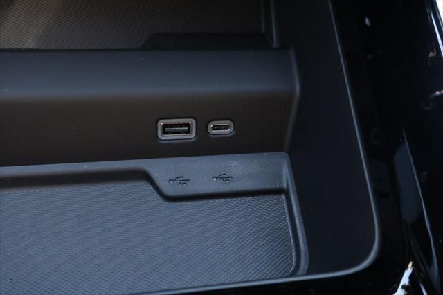 Thumbnail: 2026 Chevrolet Tahoe - 32