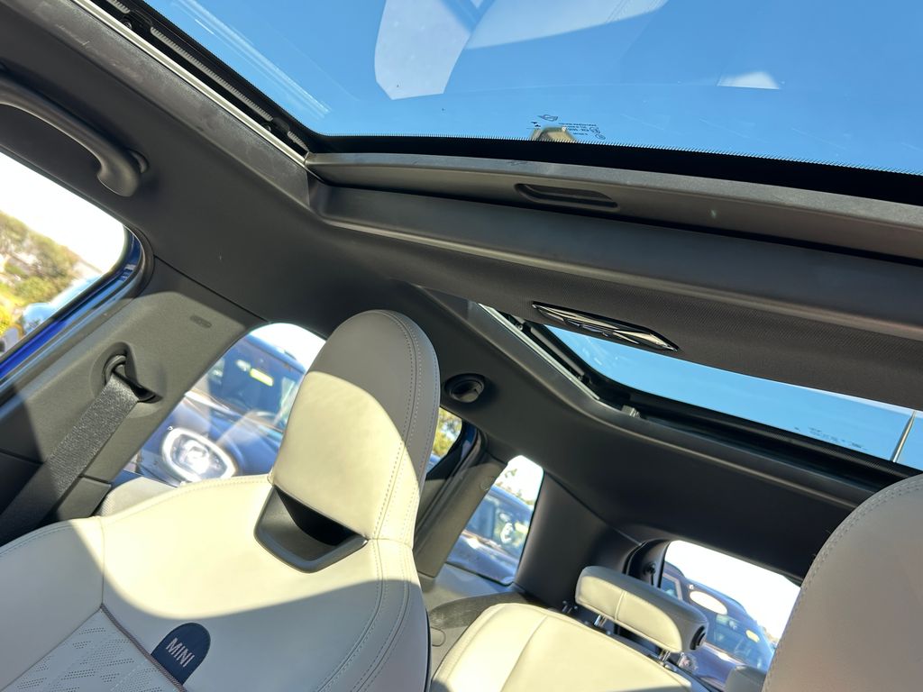 Thumbnail: 2025 MINI Cooper - 16