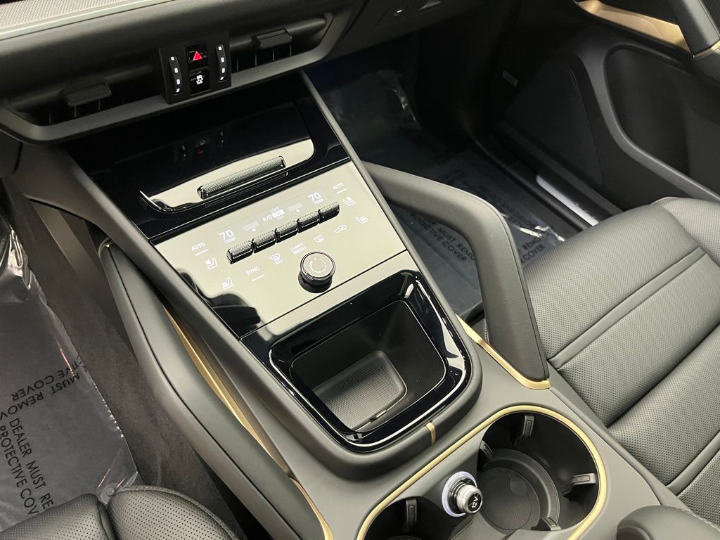 Thumbnail: 2026 Porsche Cayenne - 16