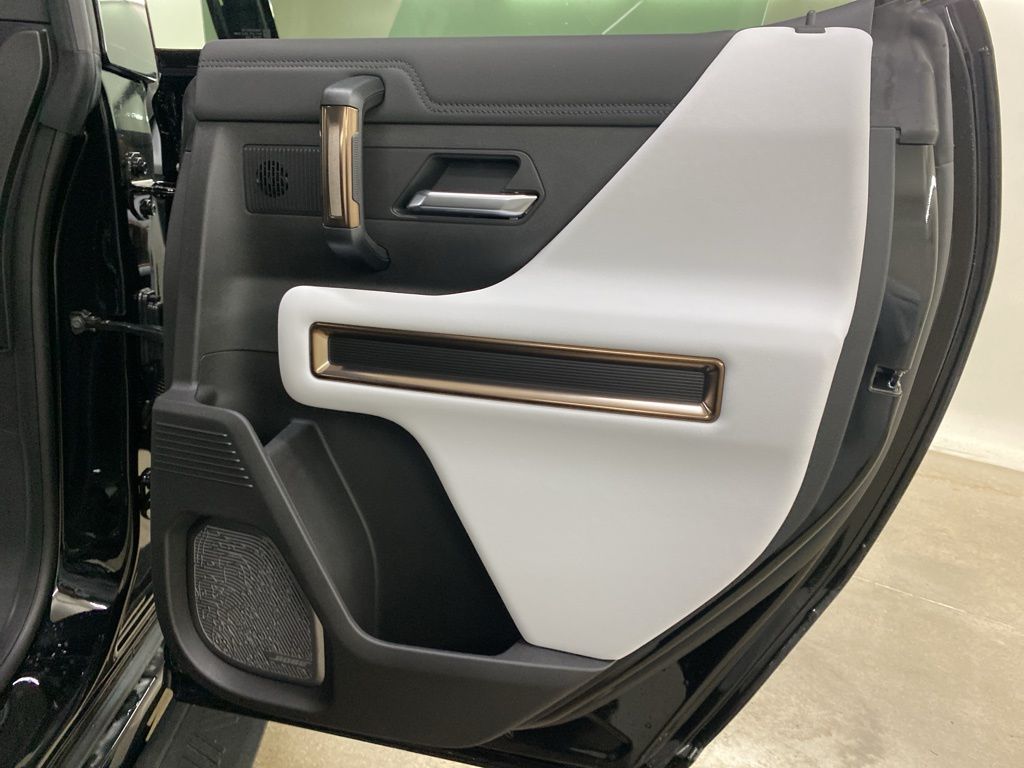 2025 GMC HUMMER EV SUV 2X photo