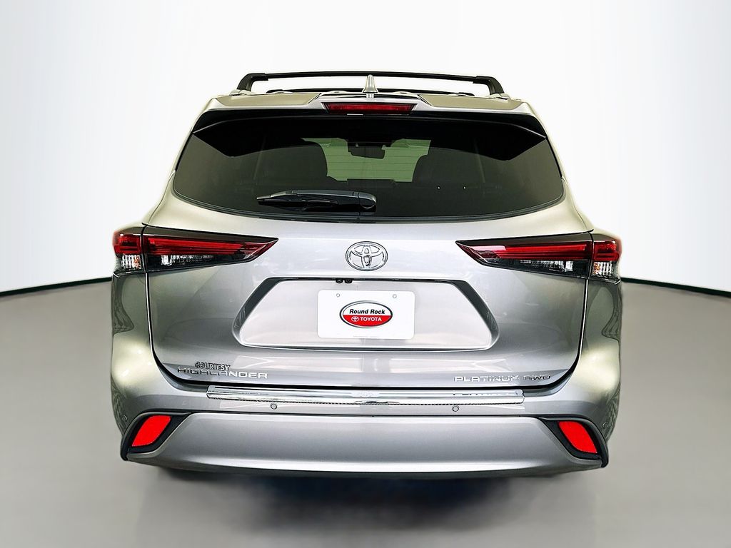 Thumbnail: 2025 Toyota Highlander - 6