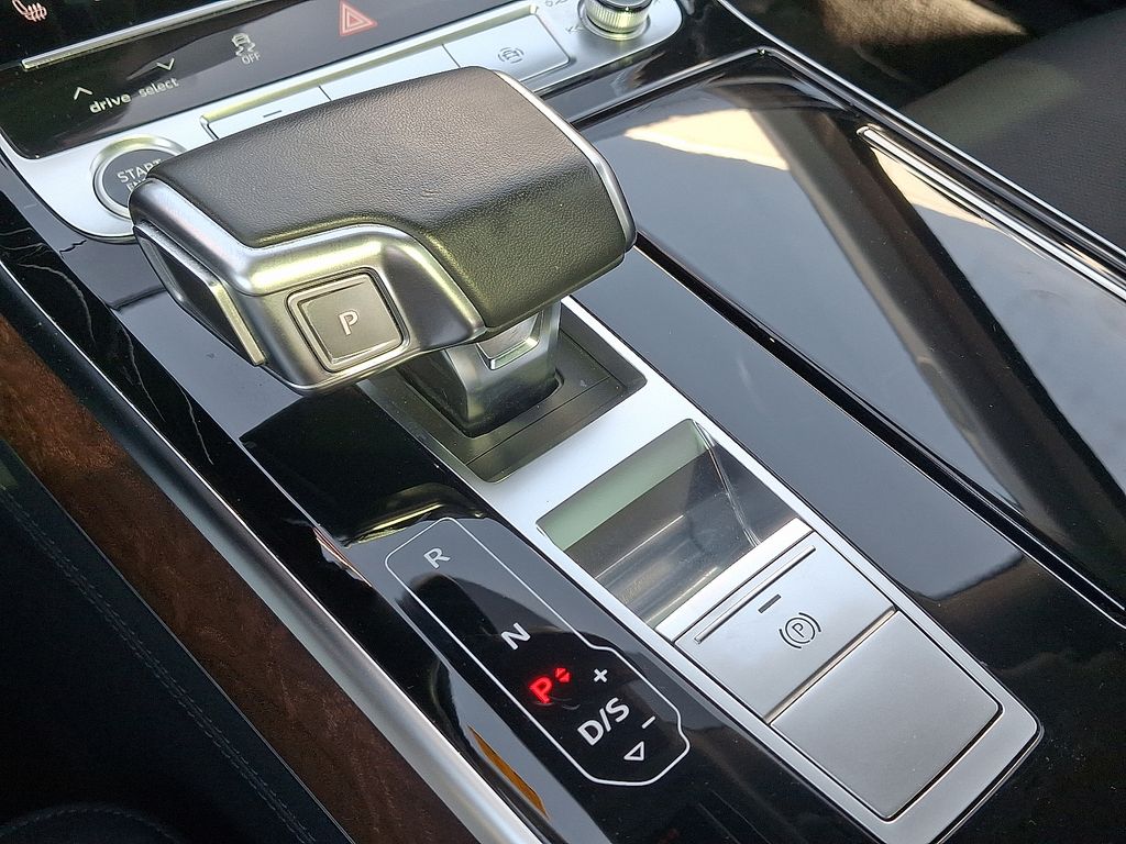 2022 Audi A8 L 15