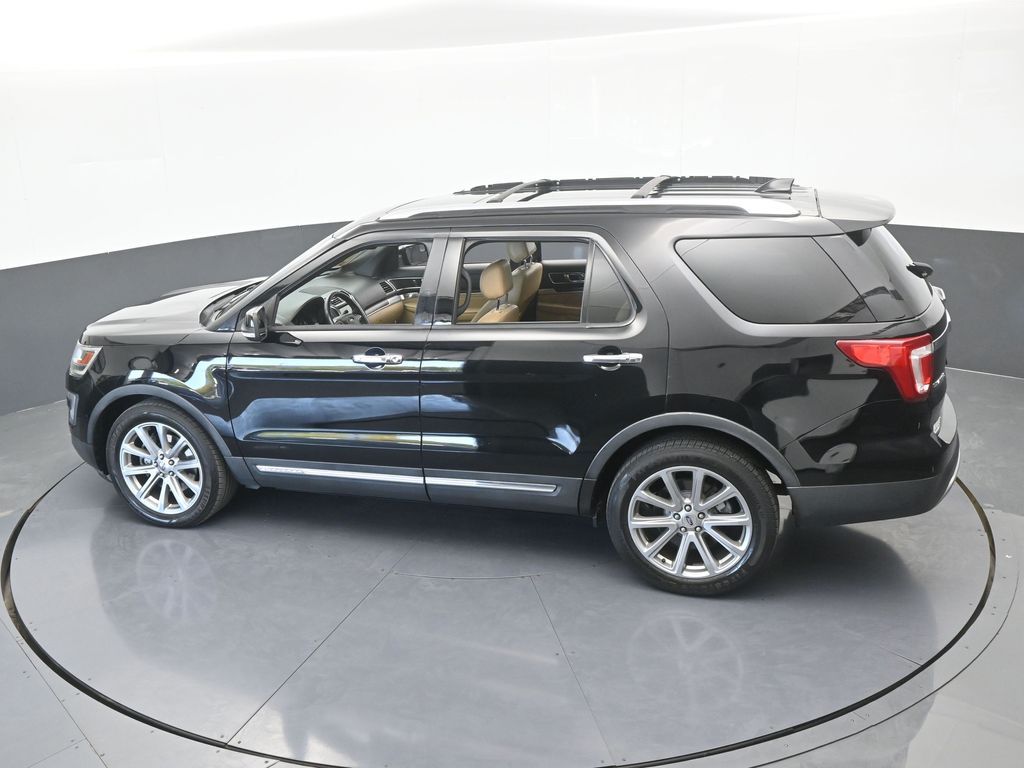 Used 2017 Shadow Black Ford Limited image 55