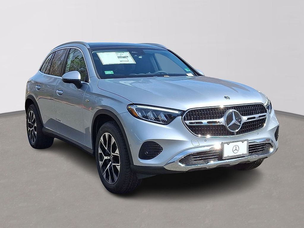Thumbnail: 2025 Mercedes-Benz GLC - 2