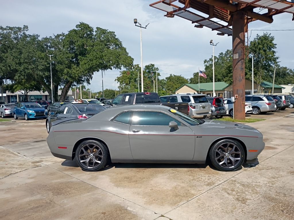 2017 Dodge Challenger SXT RWD   