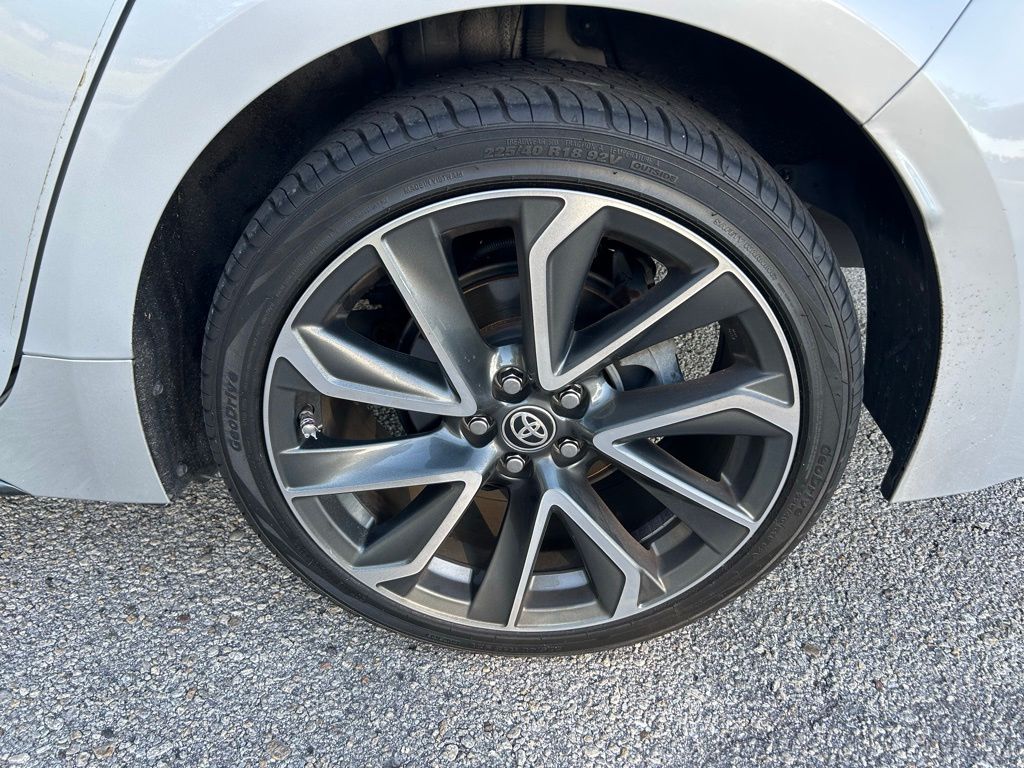 Thumbnail: 2021 Toyota Corolla - 10