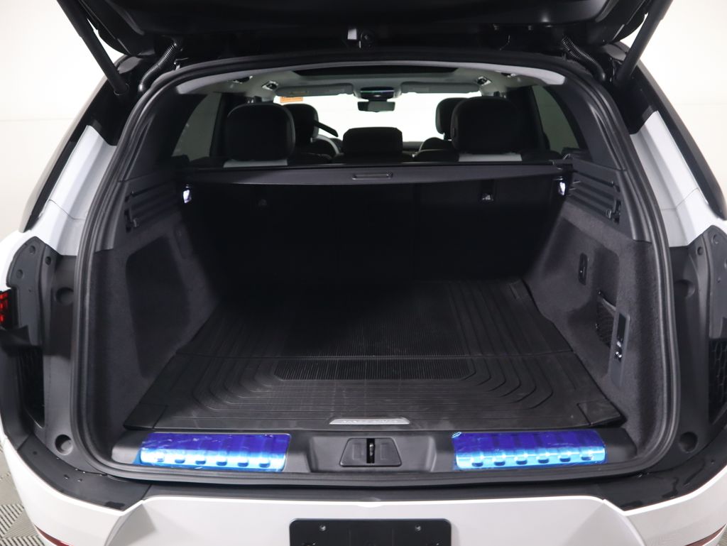 Thumbnail: 2025 Land Rover Range Rover Sport - 30