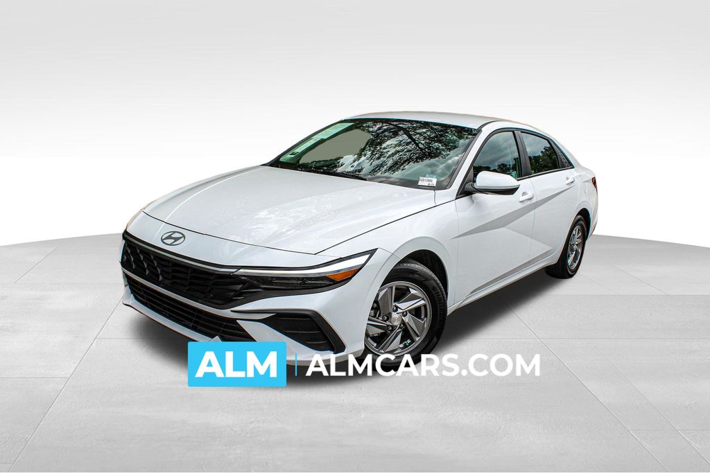 2025 Hyundai Elantra SE