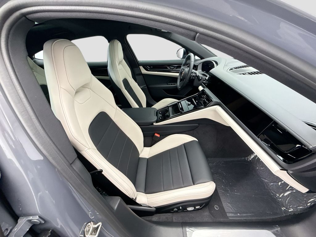 Thumbnail: 2026 Porsche Panamera - 22