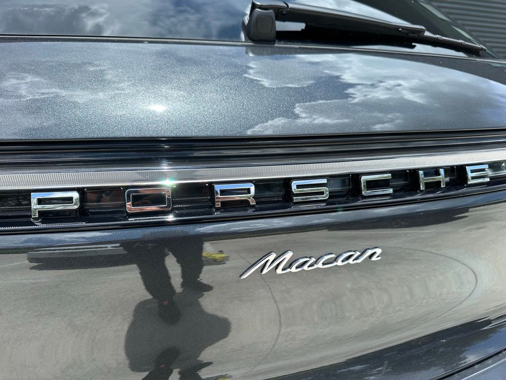 Thumbnail: 2025 Porsche Macan - 12