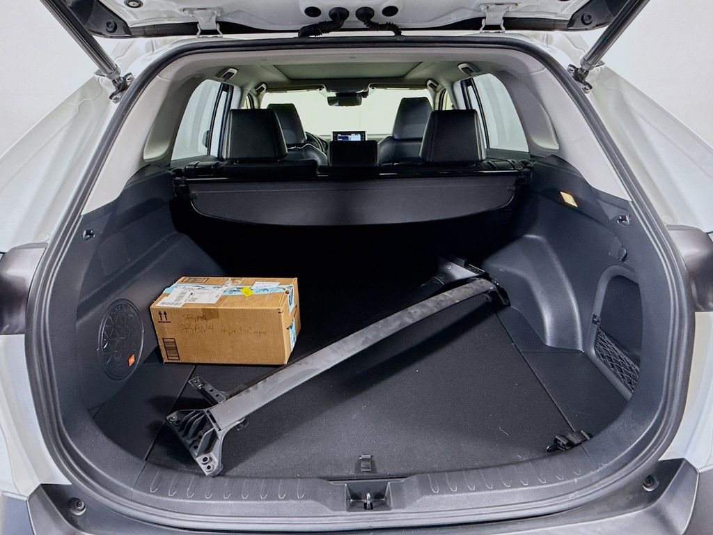 Thumbnail: 2021 Toyota RAV4 - 27