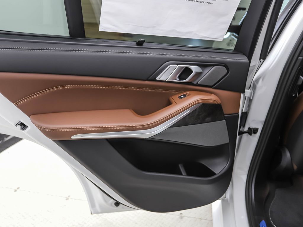 2025 BMW X5 M60i 19