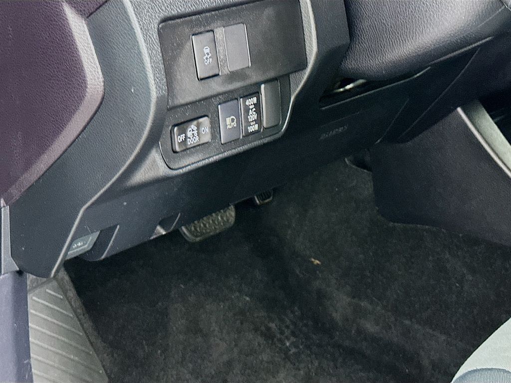 Thumbnail: 2020 Toyota Tacoma - 10