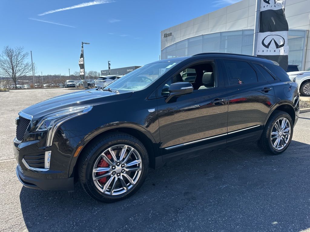 2023 Cadillac XT5 Sport - Image 3