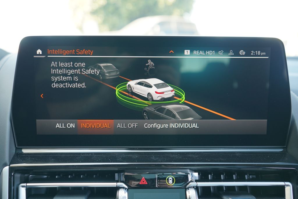 Thumbnail: 2026 BMW 8 Series - 17