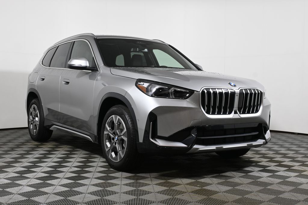 Thumbnail: 2027 BMW X1 - 9