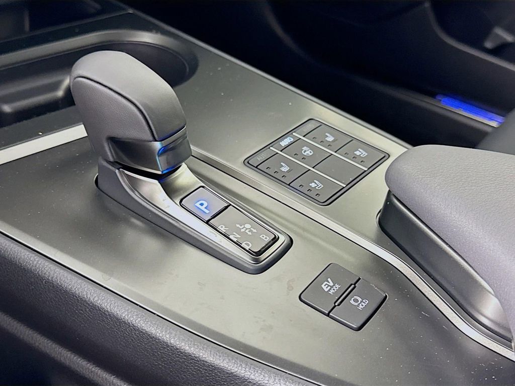 Thumbnail: 2025 Lexus UX - 15