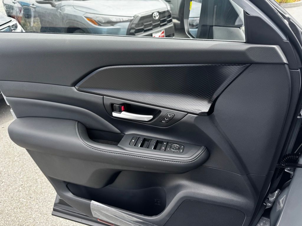 New 2026 Toyota Grand Highlander Hybrid SUV