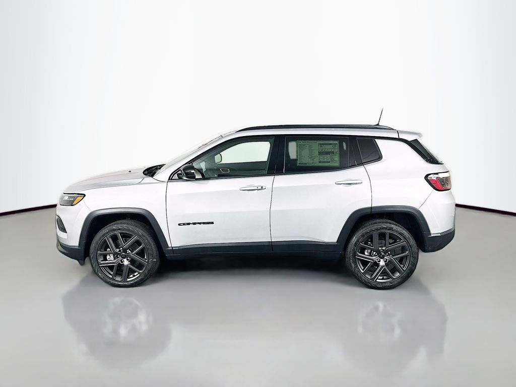 New 2026 Silver Jeep Latitude Altitude image 4