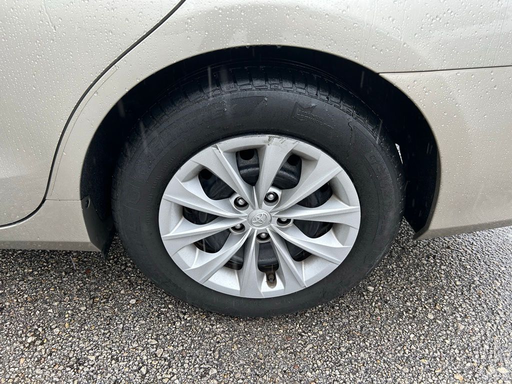 2017 Toyota Camry XSE 9