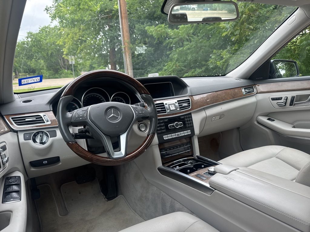 2014 Mercedes-Benz E-Class E350 Luxury photo