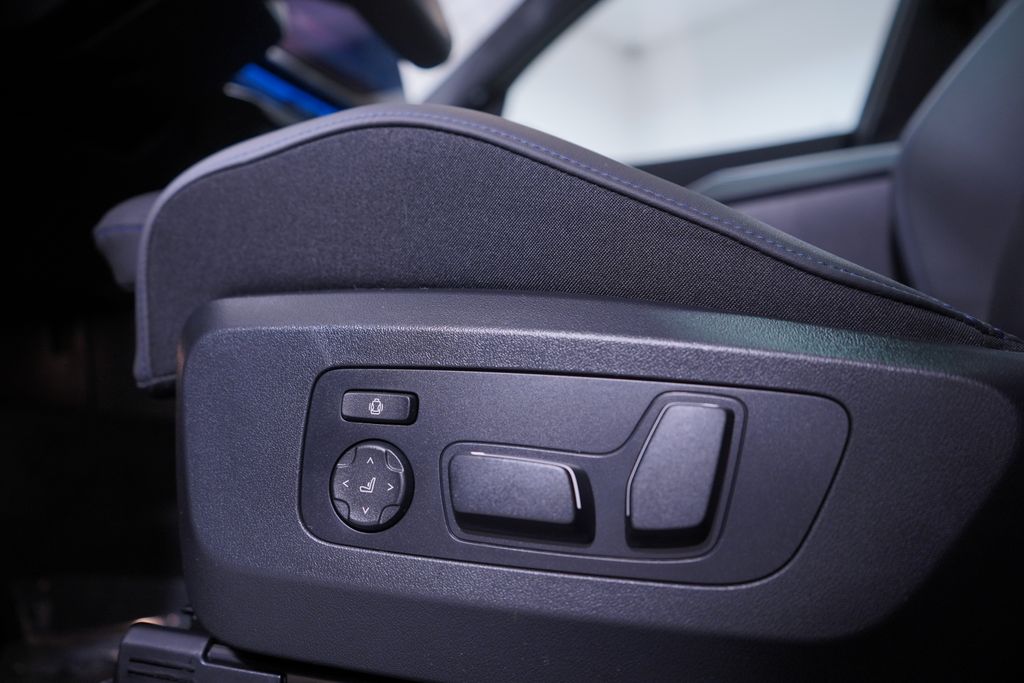 Thumbnail: 2026 BMW X3 - 12