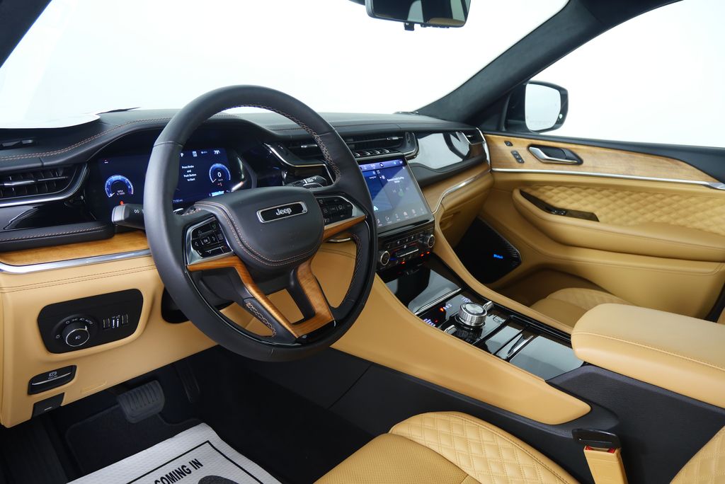 Thumbnail: 2025 Jeep Grand Cherokee - 13