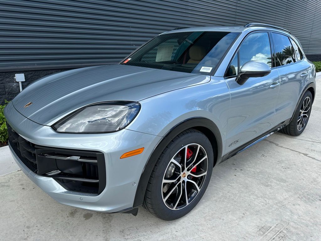 2025 Porsche Cayenne GTS 6